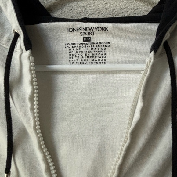 Jones New York Cream Hoodie with Black Accents - Picture 4 of 7